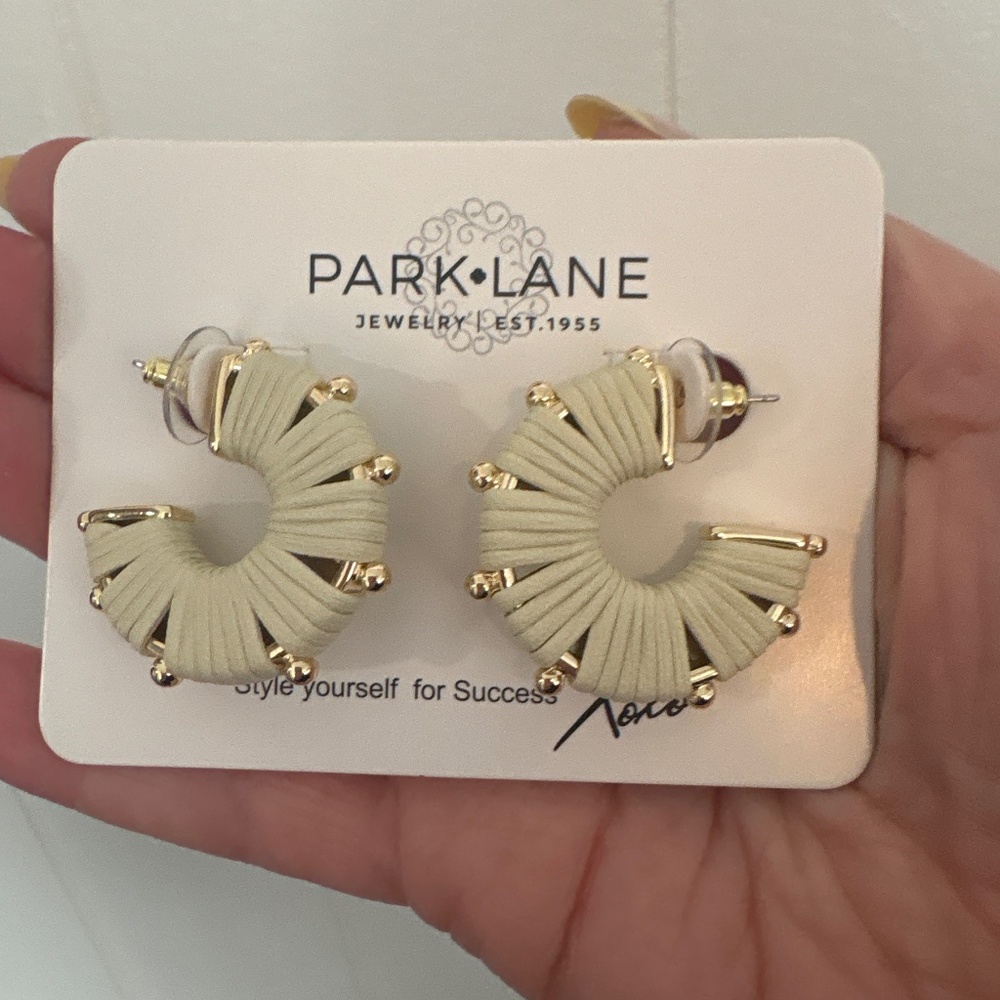 Custard Earrings